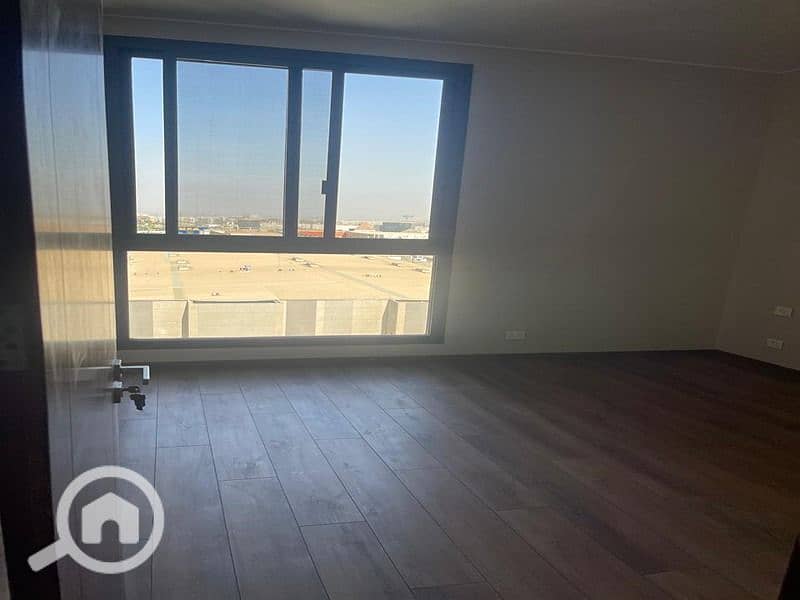 3 1e03a2b3-d6f0-4b2b-8c80-d3e7079bfa74. jpg