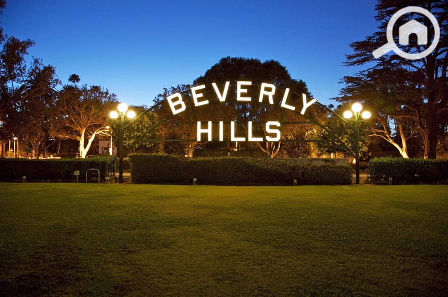 7 376-1686739100-la_neighbourhood1_hero1_gettyimages-172287826-scaled. jpg. jpeg