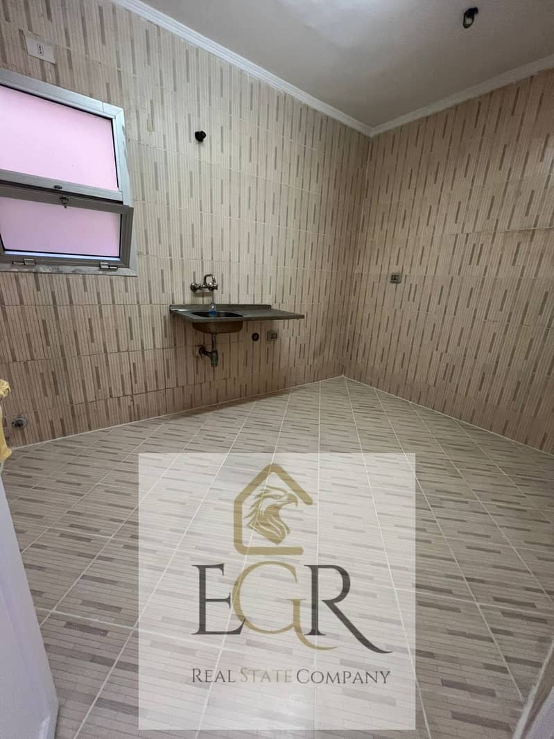 2 5e766ab0-028c-448e-bd99-497e0a9b501d. jpeg