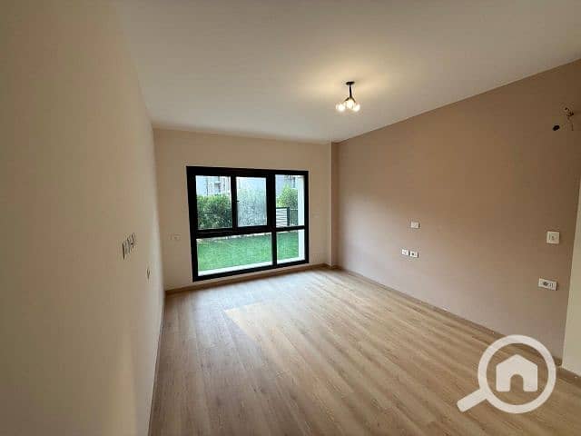 4 WhatsApp Image 2025-11-25 at 21.40. 49_c4a345e0. jpg