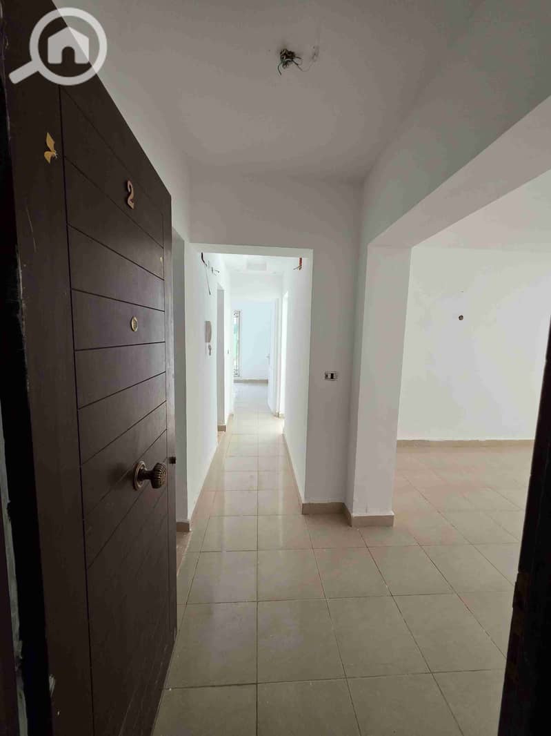 4 f7vyN5UGOFozbvxWfDDNiTzPrKg5lzj652m4yUNP