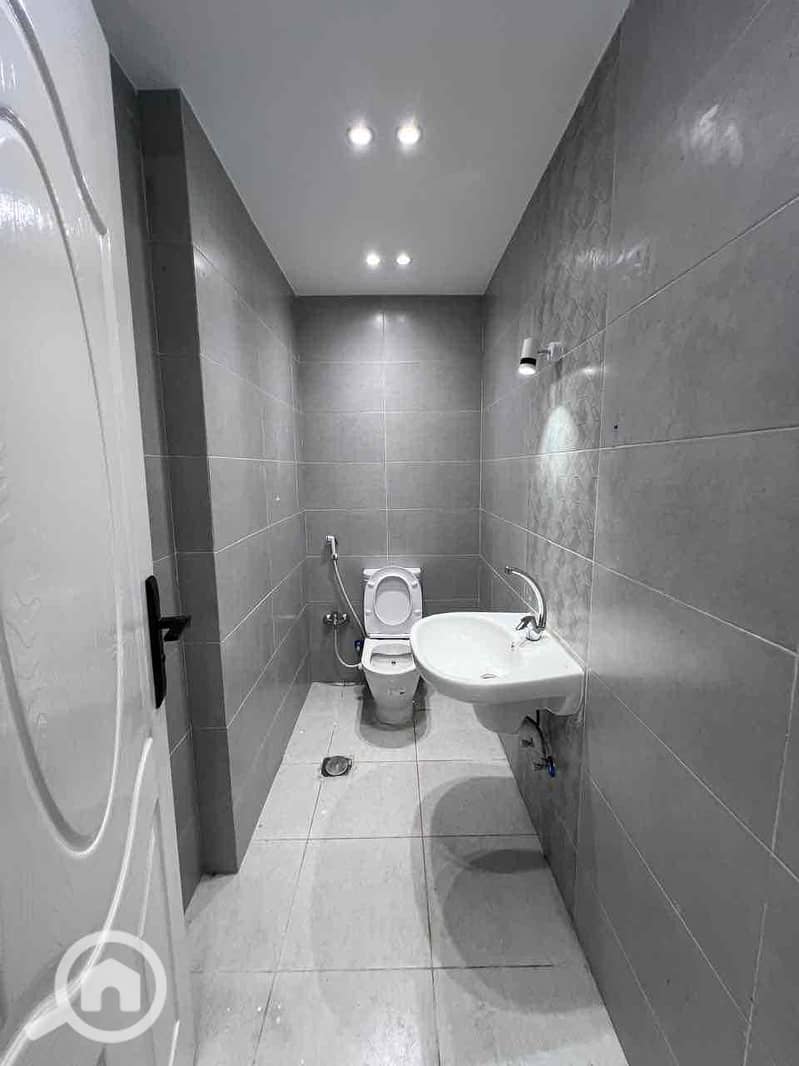 e913ad67-60a0-4f0a-8785-6e084d66571b. jpg