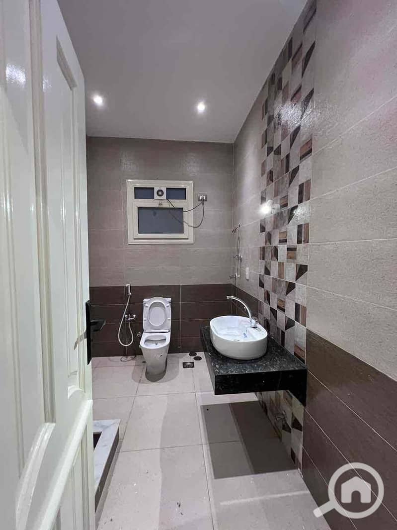 12 98ebdc21-d55e-419f-b672-8aa94c82b2a1. jpg