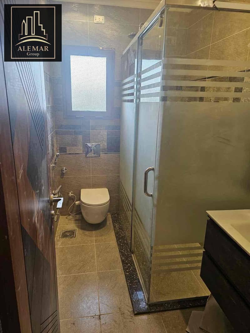 12 f5373598-fa64-463e-a2bc-5676fae95a58. jpg