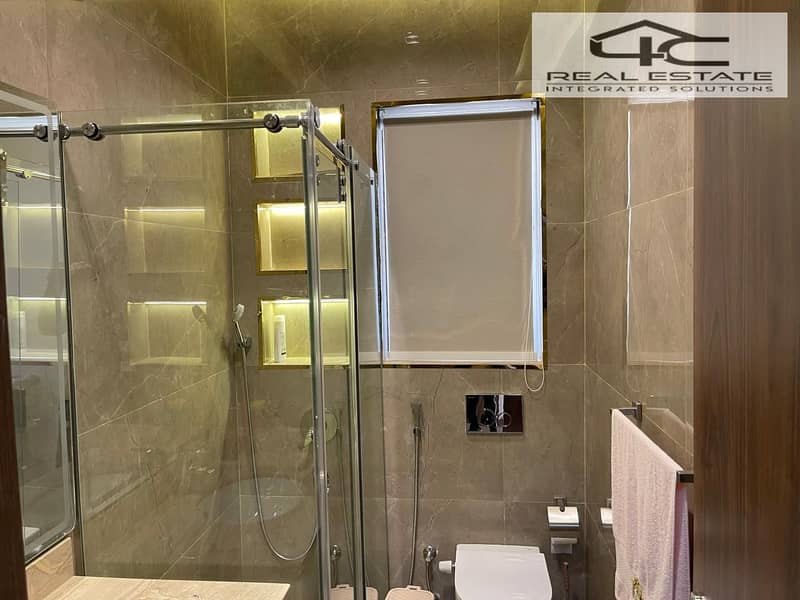 12 WhatsApp Image 2025-12-08 at 00.08. 55 (1). jpeg