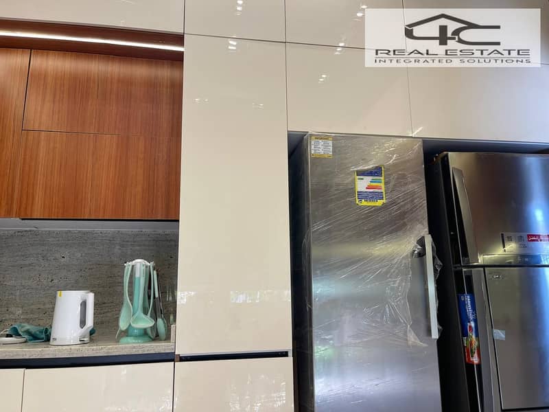 23 WhatsApp Image 2025-12-08 at 00.08. 59 (1). jpeg