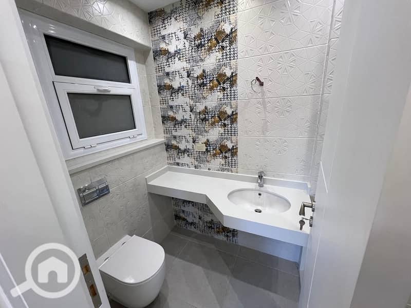 4 a237a72f-d125-473e-a984-0dd64f041f54. jpg