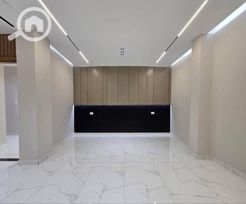 8 596889129_26142339898687179_5215036685710529418_n. jpg