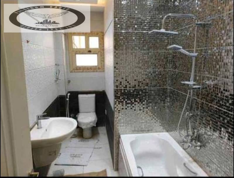 12 a2e4f24f-1e97-476d-8b24-60cdbc461fc0. jpg