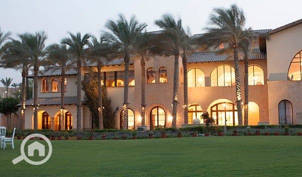 18 uptown_about-amenities-golf-clubhouse. jpg