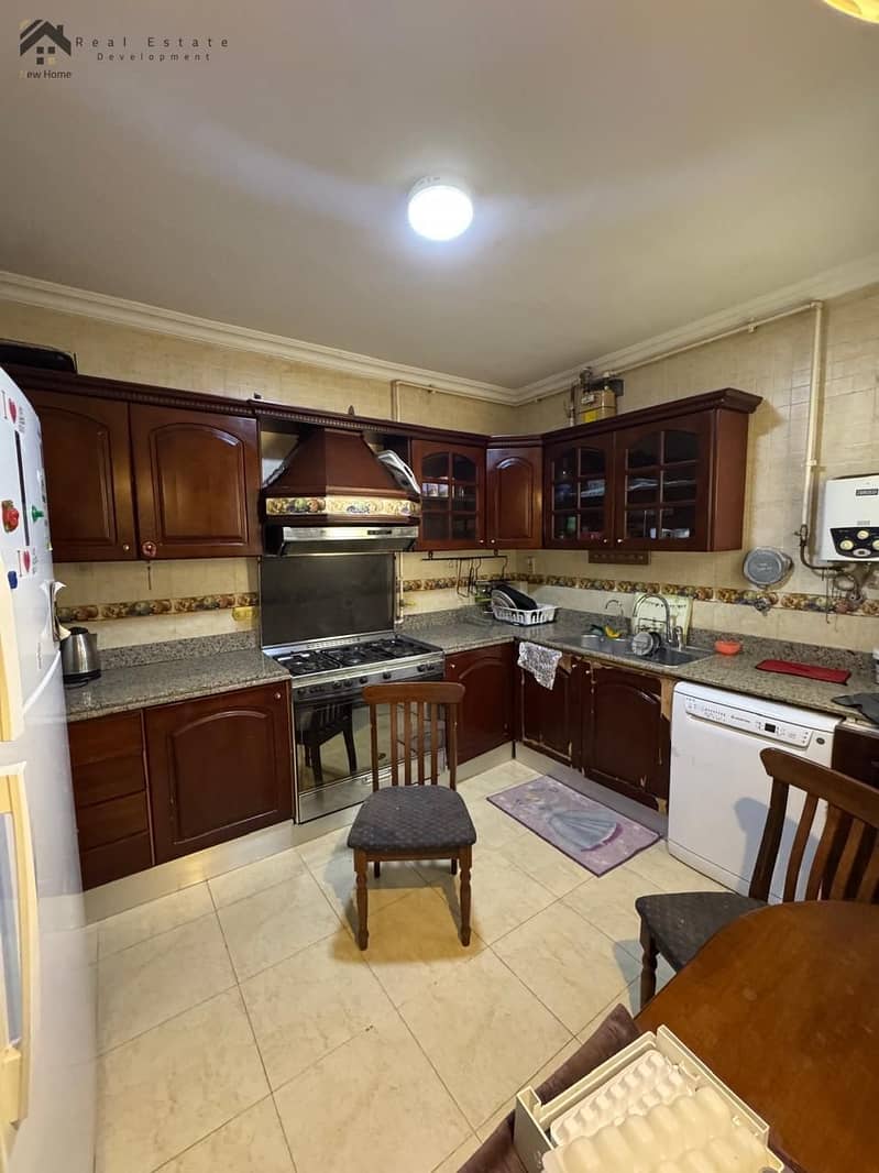 4 WhatsApp Image 2025-11-08 at 00.26. 55_80feec58. jpg