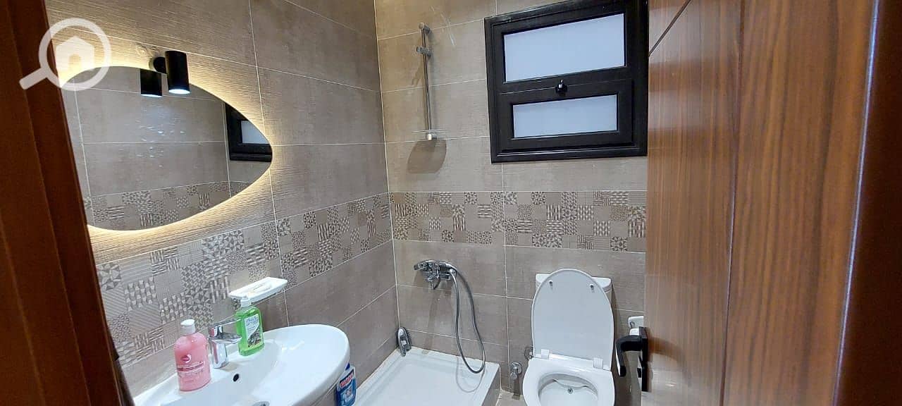 5 82b90dce-2604-41a3-9561-fc1d4ad2b9b7. jpeg