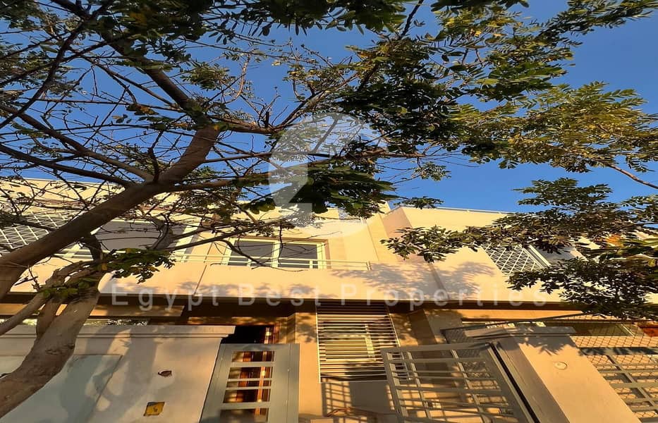 2 cf99cb2a-a48e-4406-affe-4a438aacde43. jpeg