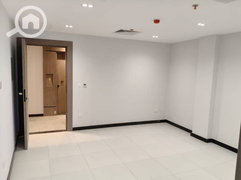 9 WhatsApp Image 2025-10-29 at 18.50. 32_c833dacb. jpg