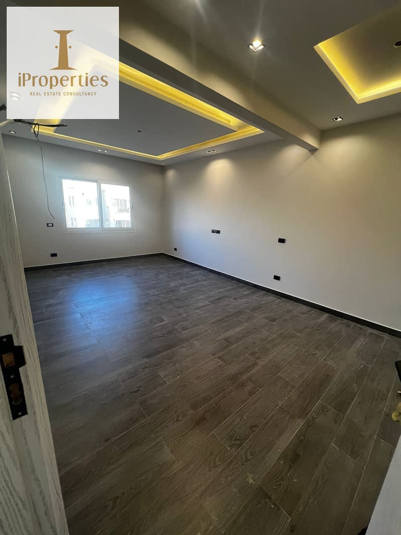 4 f9bc13e1-e6bc-4482-ac47-4c23495847bc. jpeg