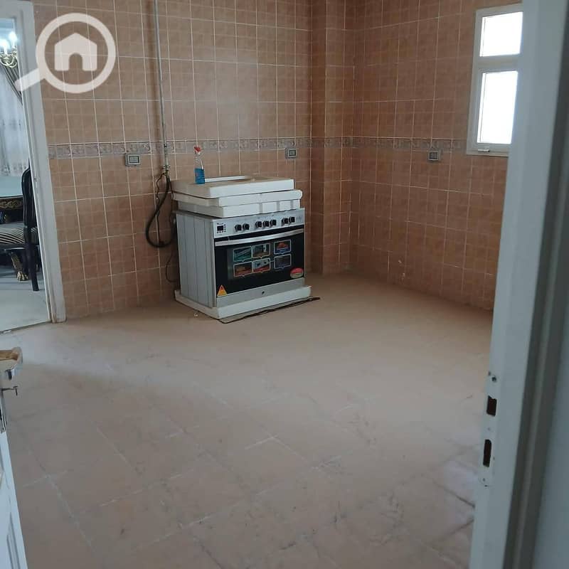 14 b1d60bf9-7523-4425-b70f-7946475b04db. jpg