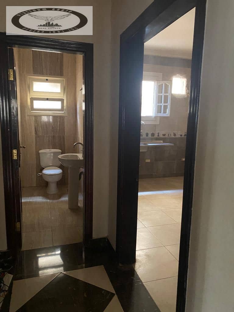 15 ebe95a3d-fbdf-41f8-ac0a-65384c25c8b7. jpg