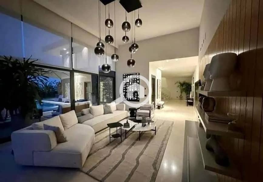 4 3b69bb7c-22c9-47b1-b9be-34c4716a34e8. jpg