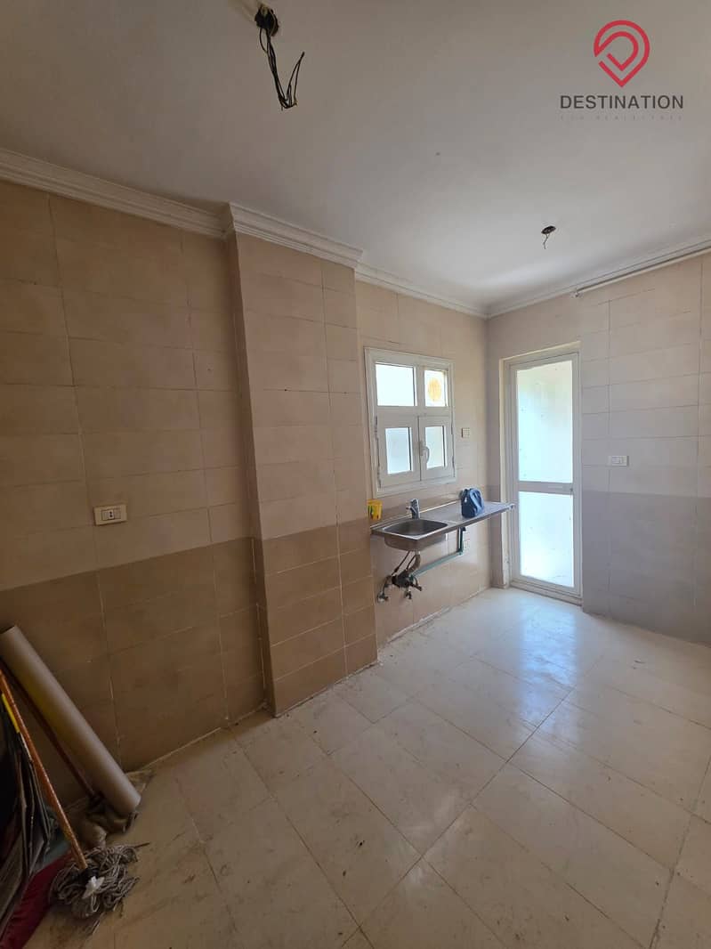 10 72440d7e-71e8-4246-b292-f43abc7a33cd. jpg