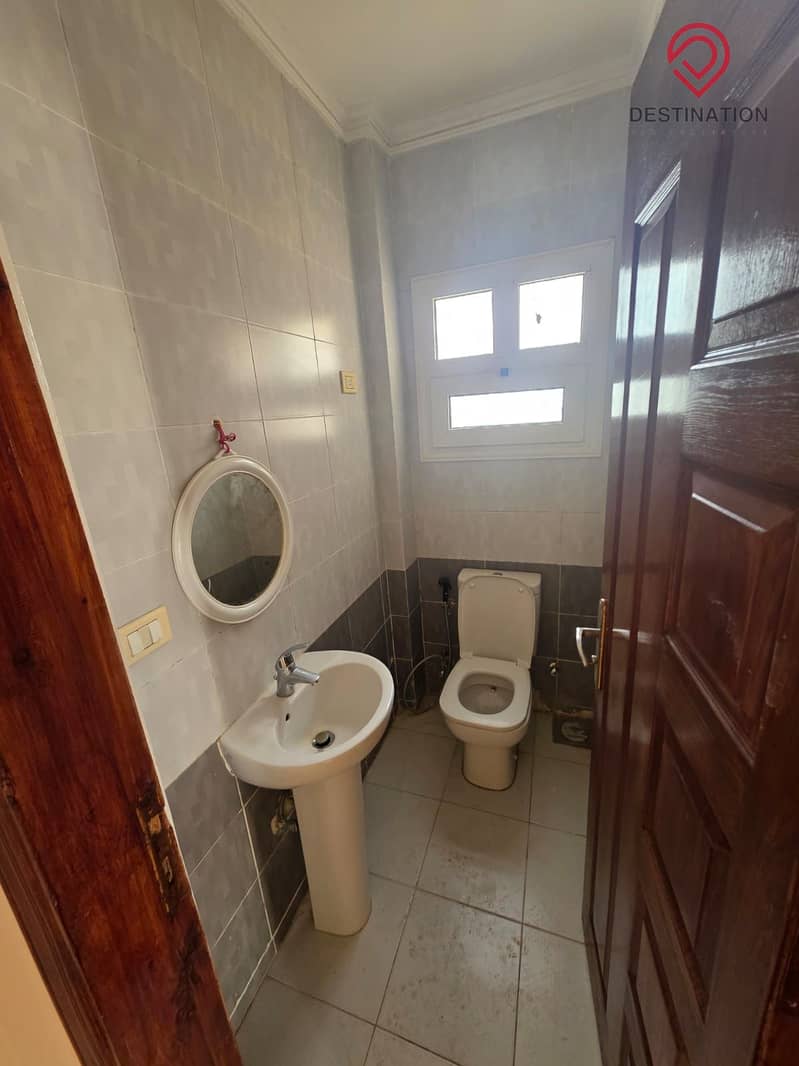 12 da4d669f-d3a5-4047-9854-d1e8d05887a7. jpg