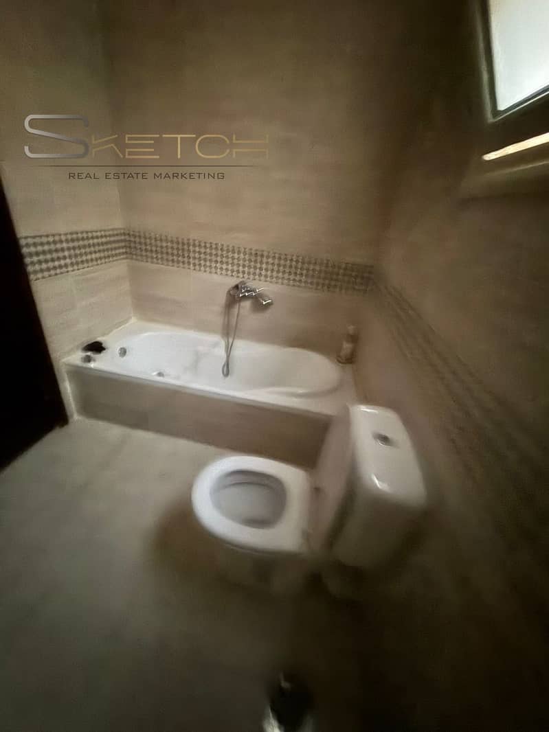 18 ff775623-d59f-49be-a296-feaa4c6f3697. jpg