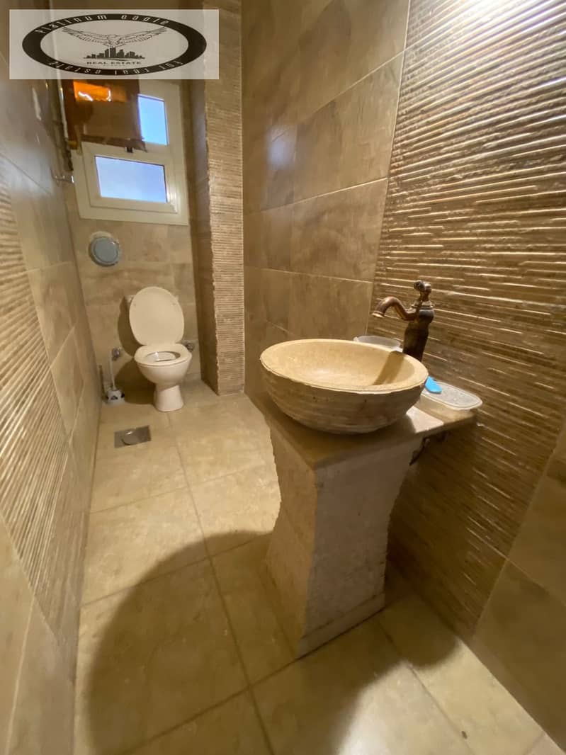 9 6a01cd0d-0f25-4dfc-8b7c-d677f7f165fe. jpg