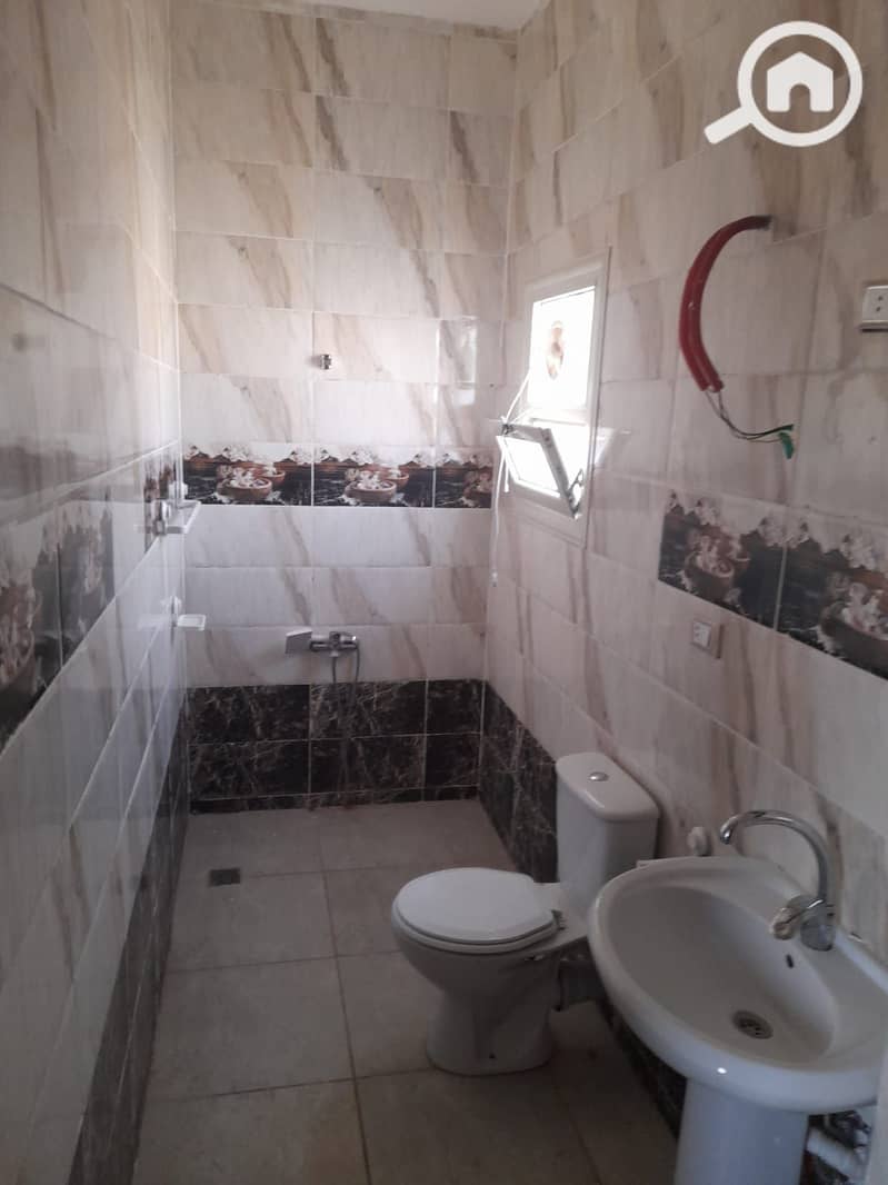 9 a9473677-e341-46fe-a9de-1e2cc7f46e73. jpg