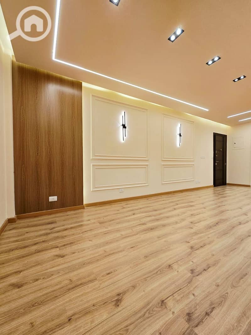 7 335d45aa-5234-45ad-9f87-ef15a5a479a5. jpg