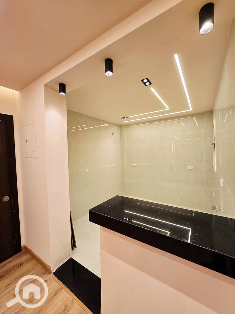 8 8896e5ec-14cb-473a-97c0-7e14328e4107. jpg