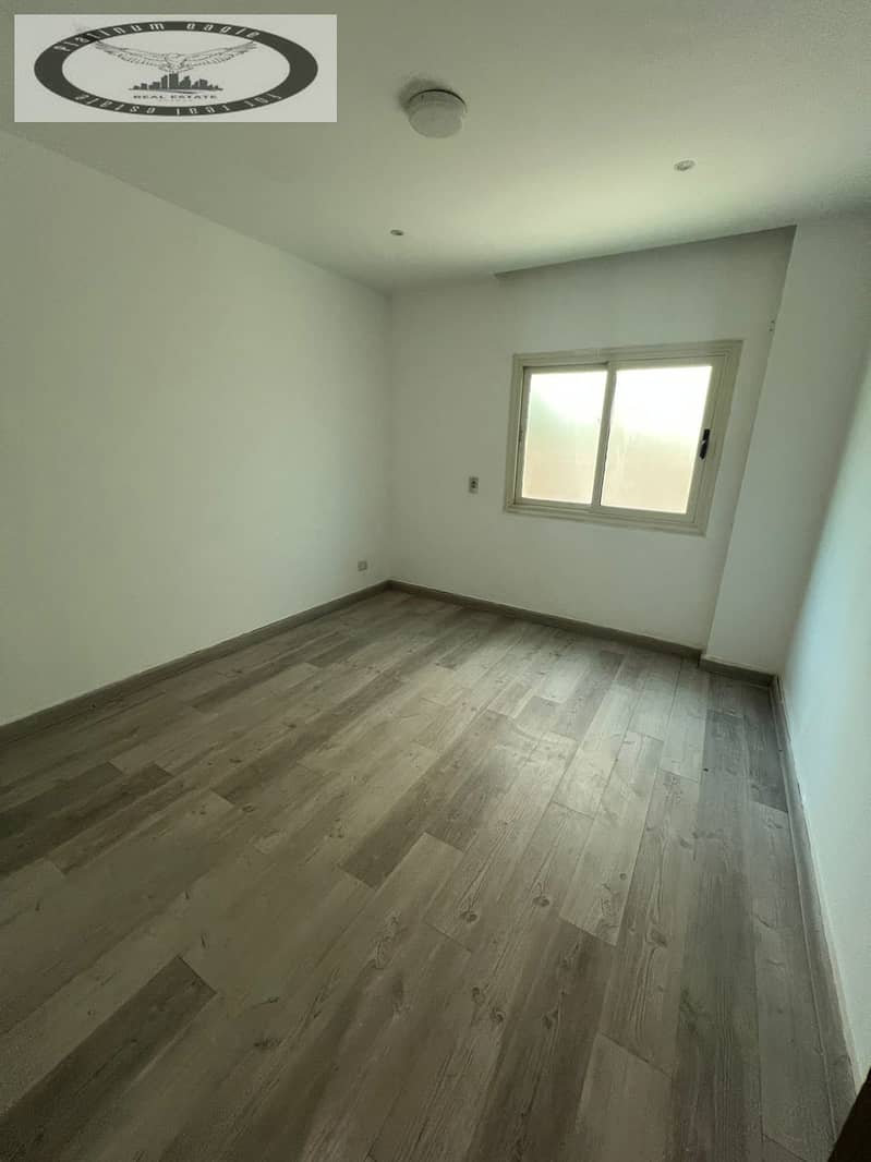 11 e65de68a-7fa3-435a-85da-4d256e81c094. jpg