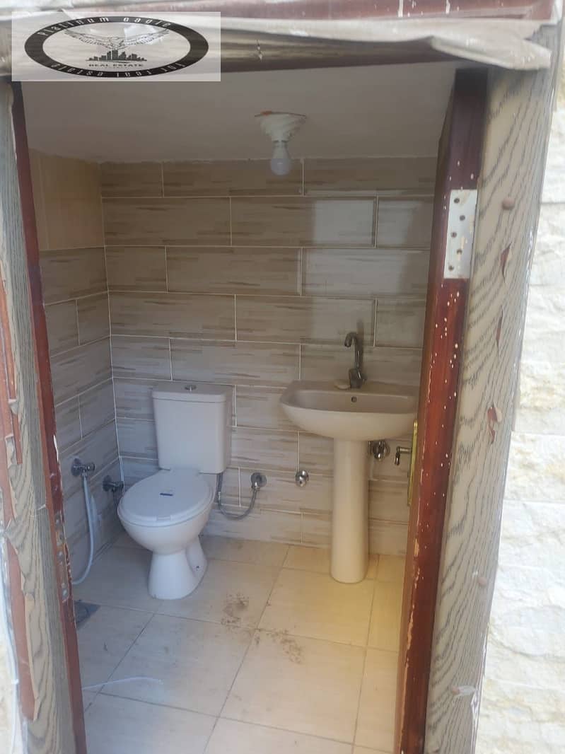 14 7f41d7ae-9722-49b1-9013-3451c75ee5f0. jpg