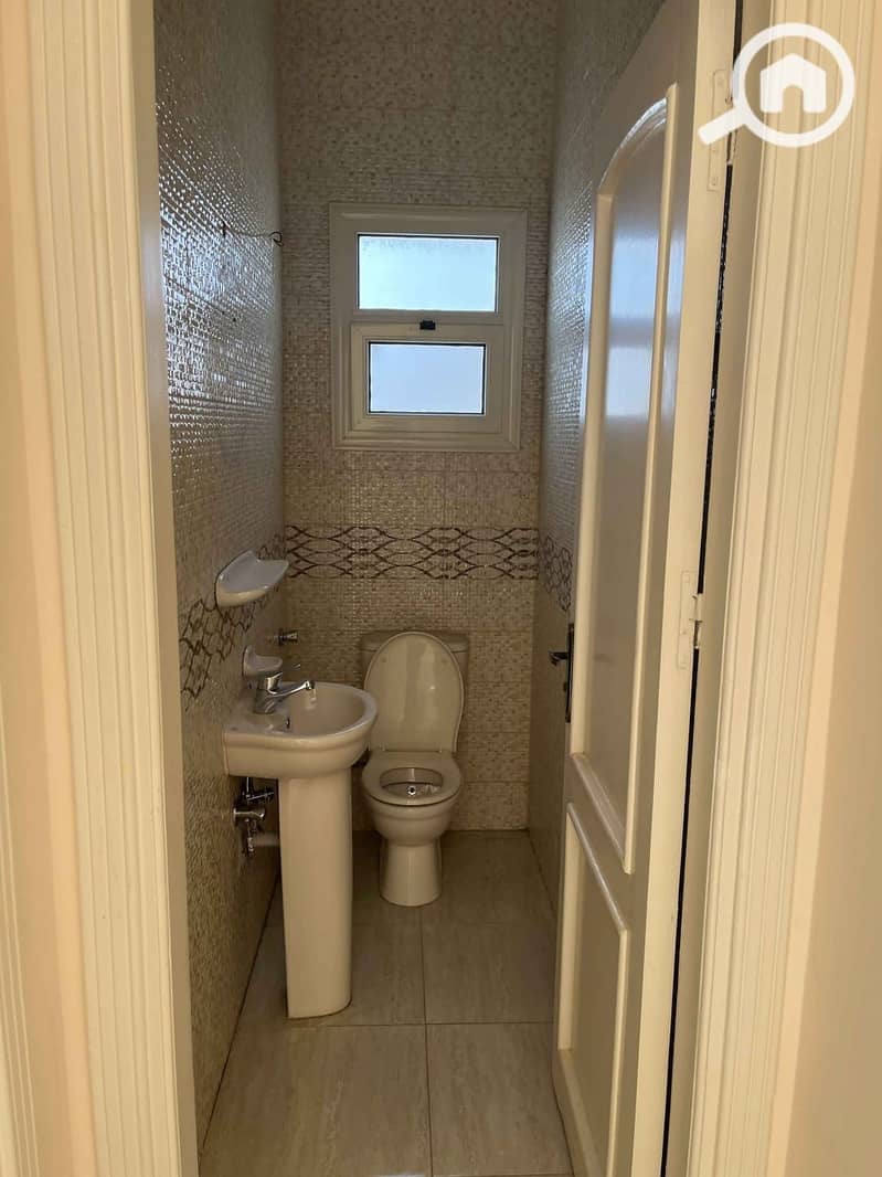 6 WhatsApp Image 2025-12-08 at 2.53. 10 PM. jpeg