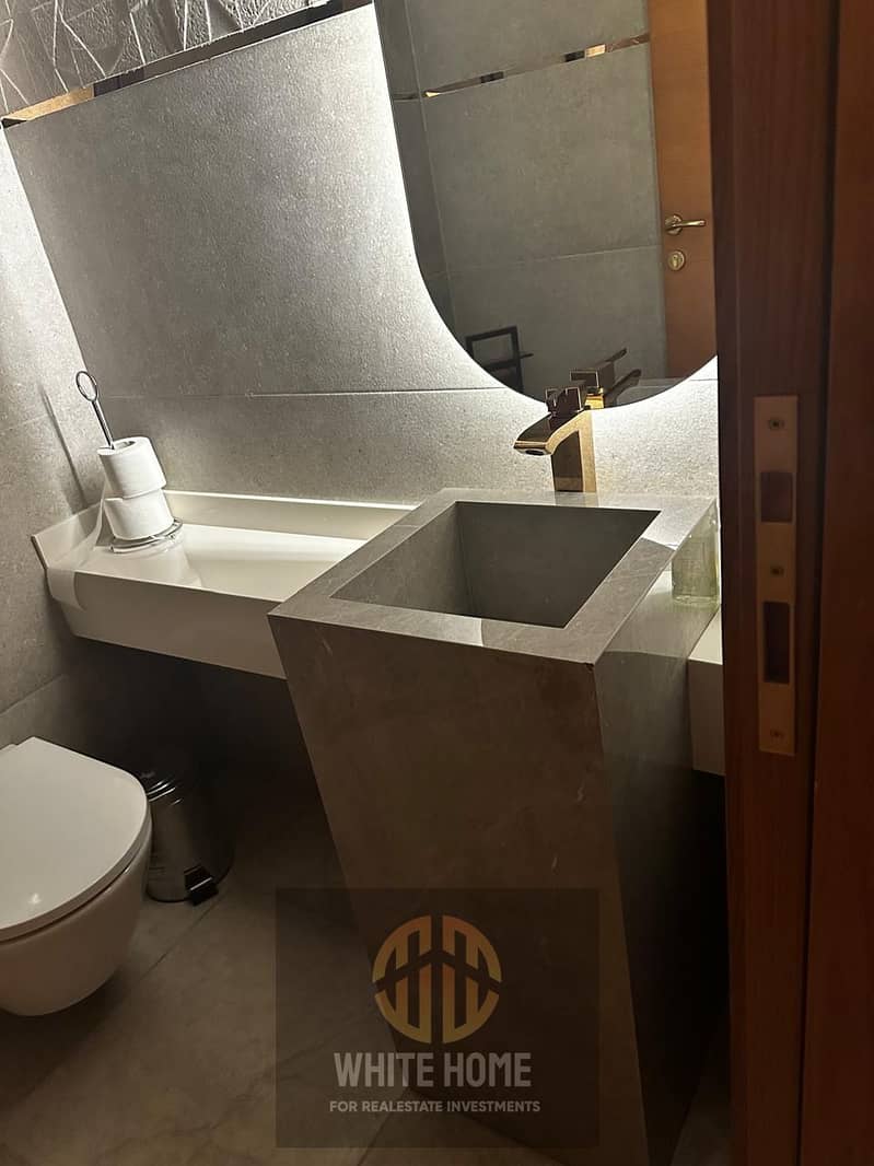 14 d87070d3-2c30-46bc-9600-9f9226efc1ac. jpeg