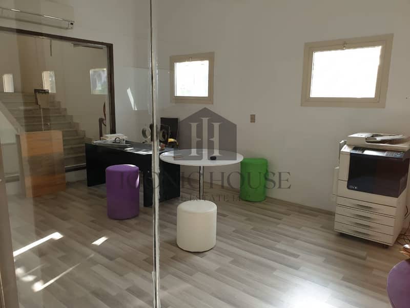 11 WhatsApp Image 2025-12-08 at 14.33. 41_4cd0730b. jpg