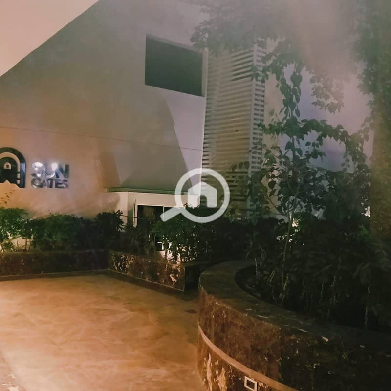 8 ec02d880-45d1-4a25-ae4c-64a9f990fa2b. jpg