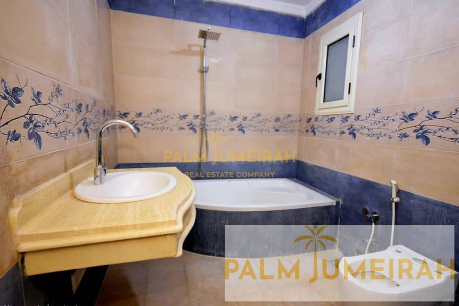 9 Palm Jumeriah - Frame. jpg