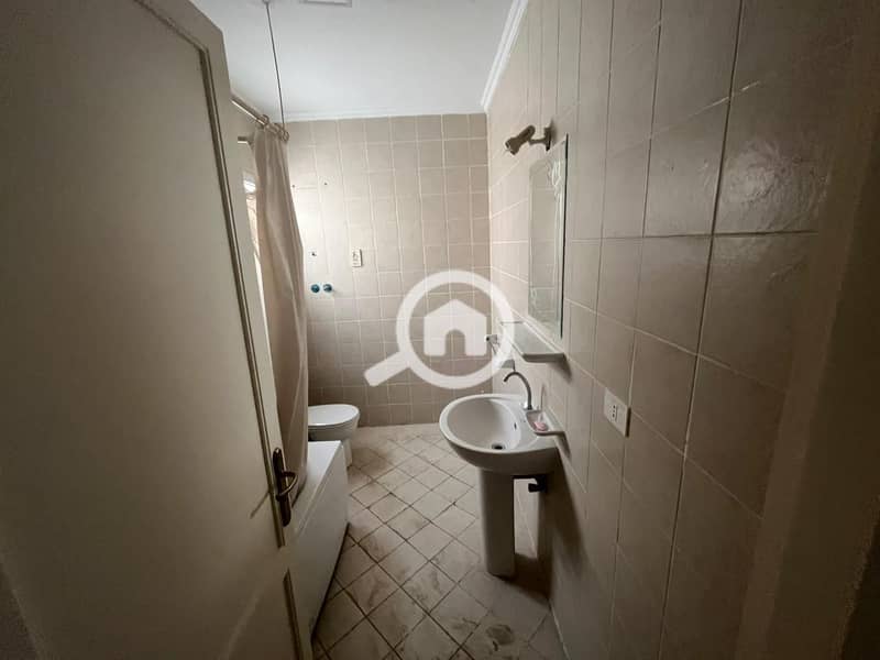 8 690d6b03-b105-43cd-89ca-dfddd4acb9e2. jpg