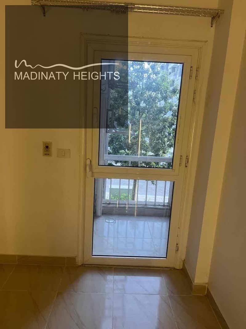 27 ef757c85-da99-4c5a-a9a2-71ebec66cc6a. jpg