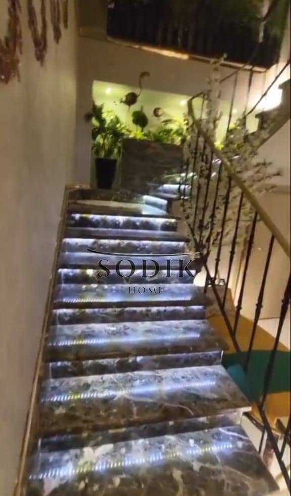 8 eb1df930-7ecd-4f76-9d27-c3a95c8f7ece. jpg