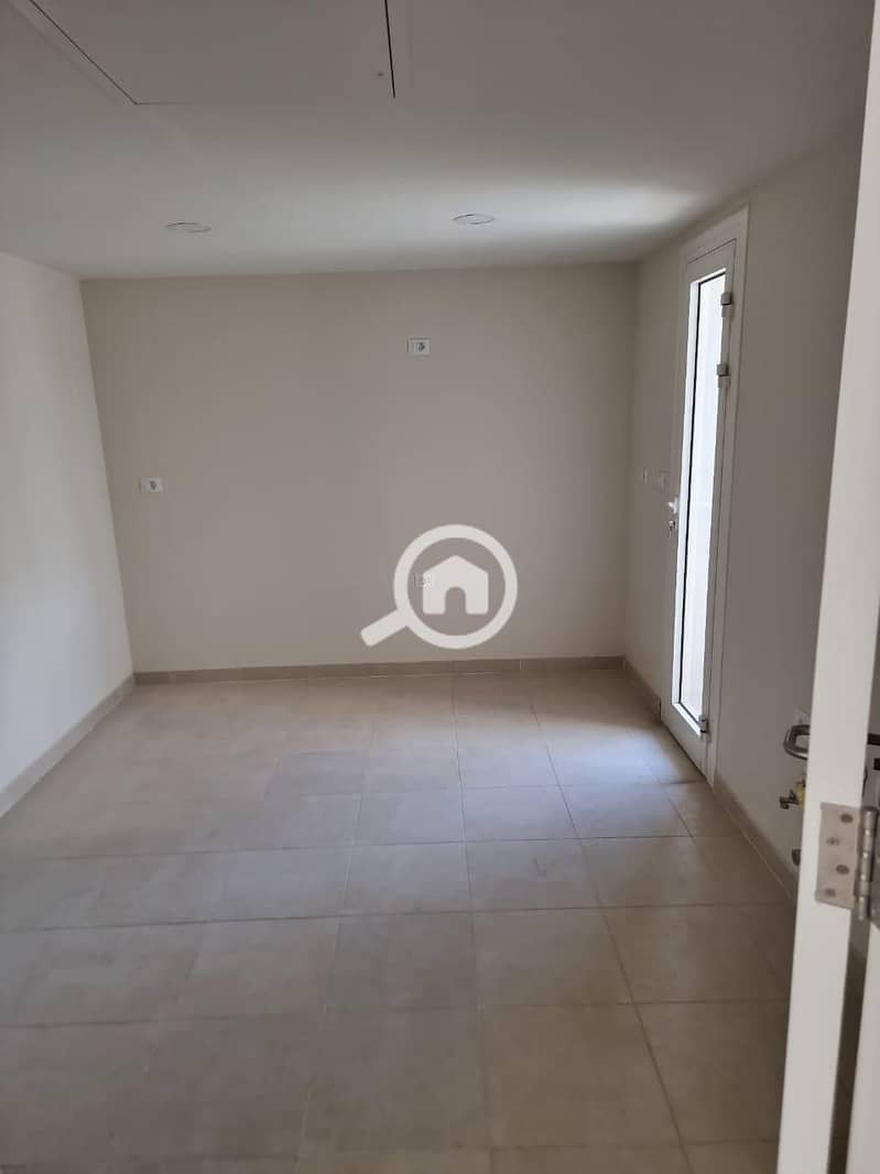 11 WhatsApp Image 2024-10-06 at 6.38. 33 PM. jpeg