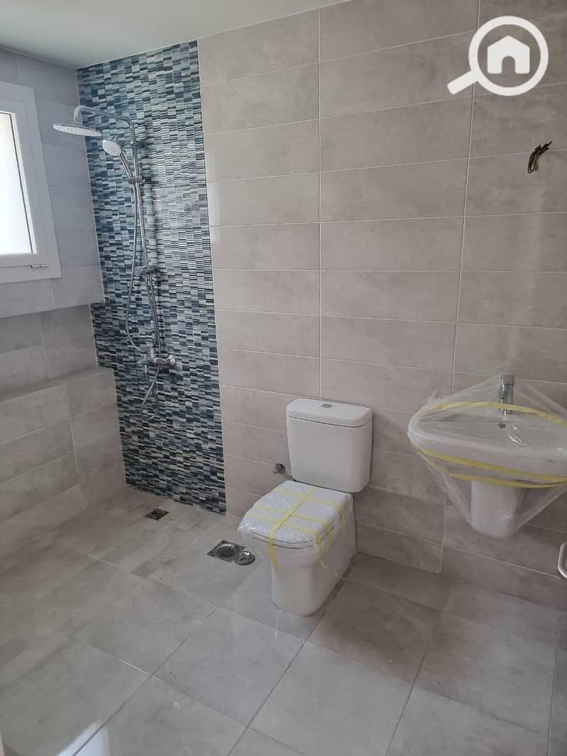 12 WhatsApp Image 2024-10-06 at 6.38. 36 PM. jpeg