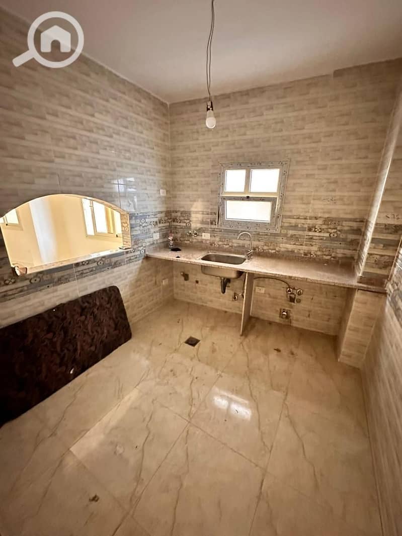 4 68721134-c7c8-41a7-b13a-28edfdf51492. jpeg