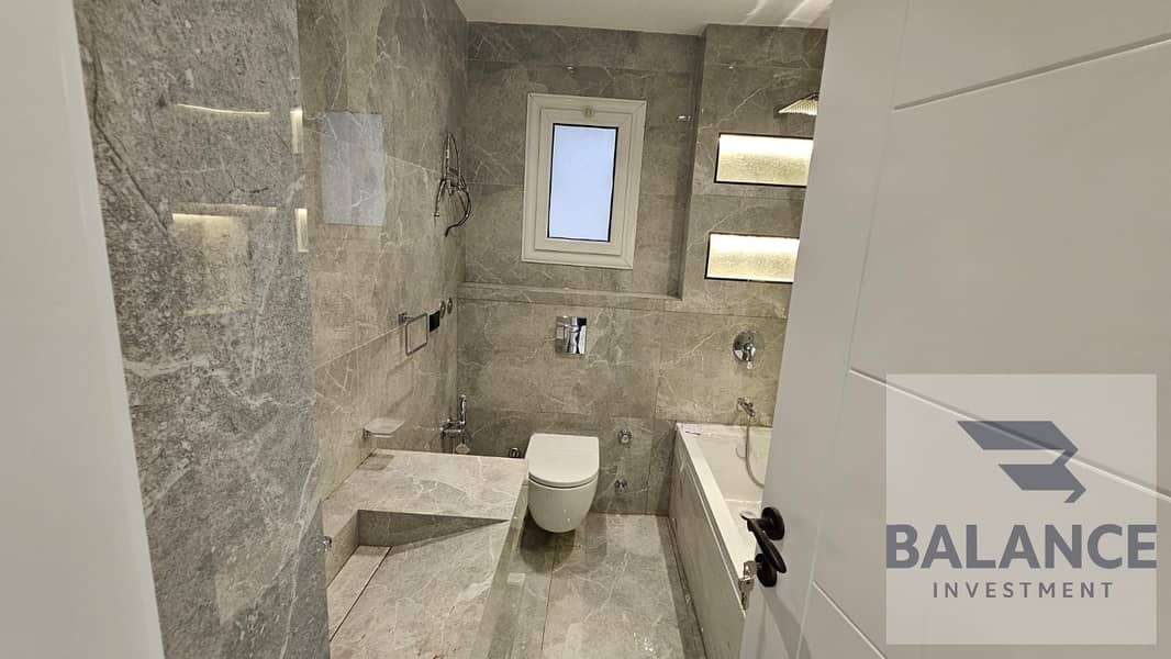 12 2054f8f4-fd3d-40fd-bc81-0d62c5744ad5. jpg