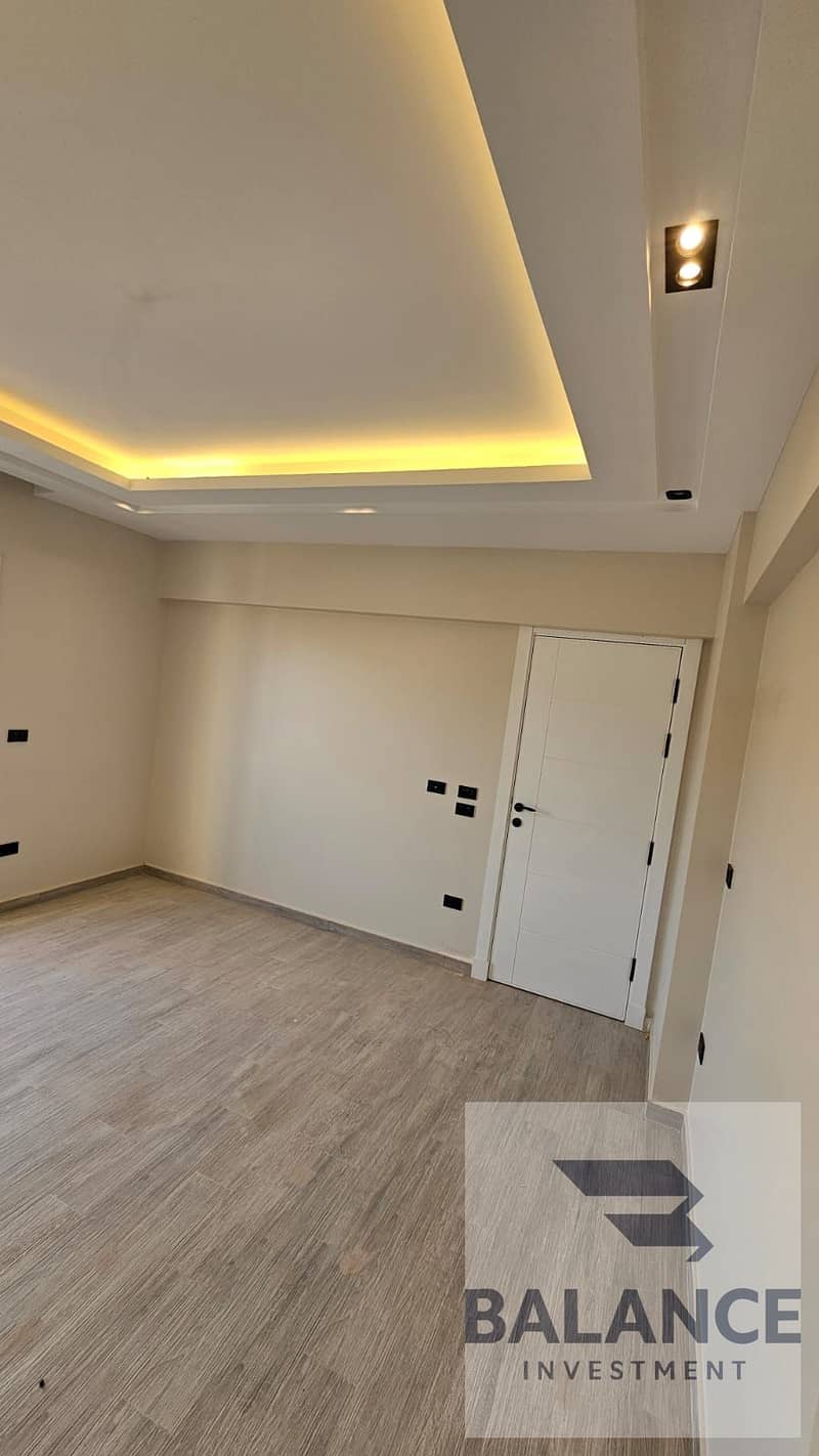 15 2dc48c76-95a5-42b2-baab-11280dadd4b9. jpg