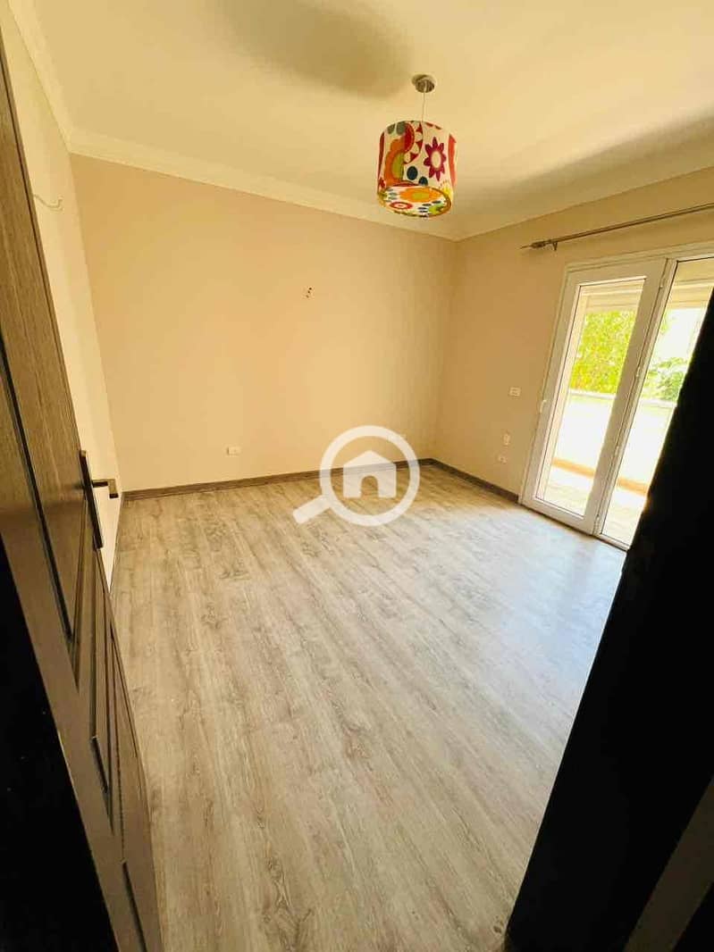 3 ce017d9d-2d01-416c-8ce8-785d0e1f1206. jpg