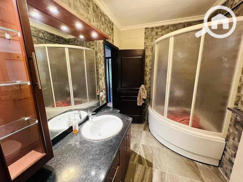 10 8ed871d1-1c76-4a92-9aea-6bf6ac2462ad. jpg