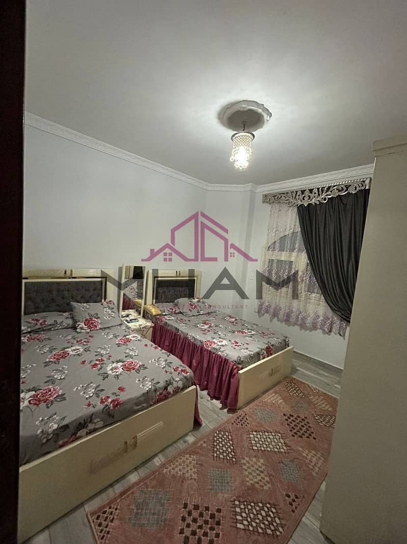 9 photo_5884417023490591747_y. jpg