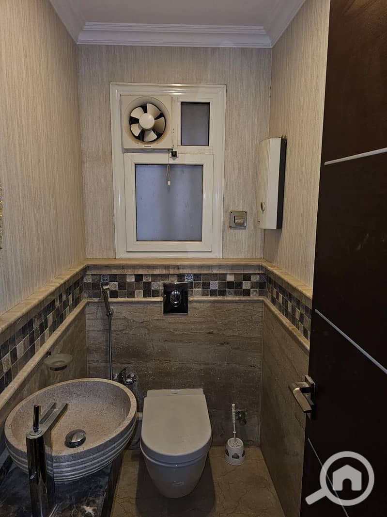 9 5af2dc32-9aa6-4bac-b62f-5ab5819bf8bf. jpeg