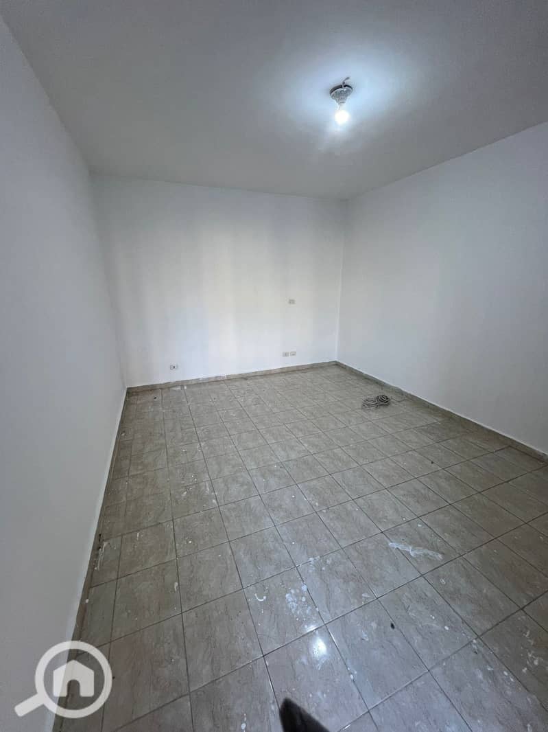 5 70b6f85e-7d7b-41b4-8a18-20f725be687b. jpeg