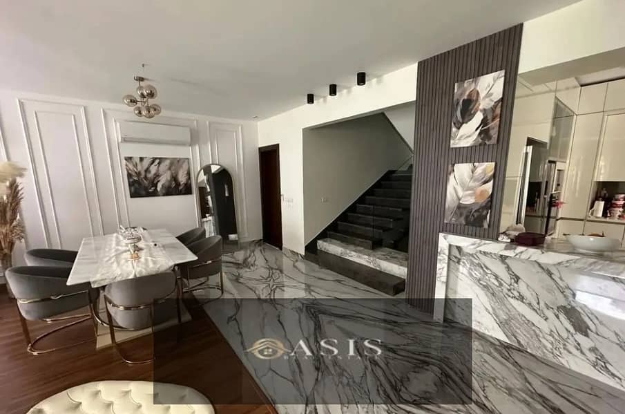 7 8159323-b7d9co. jpg